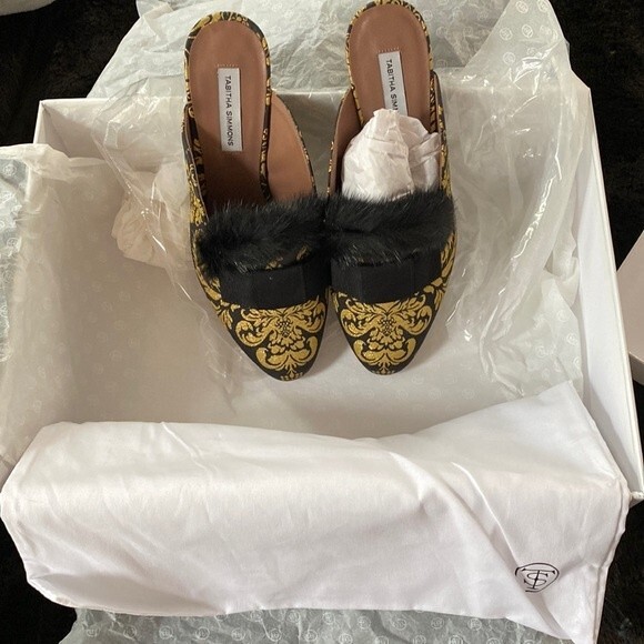 NIB Tabitha Simmons Anya fur mules with black and gold damask fabric Size EU35 - Picture 1 of 8